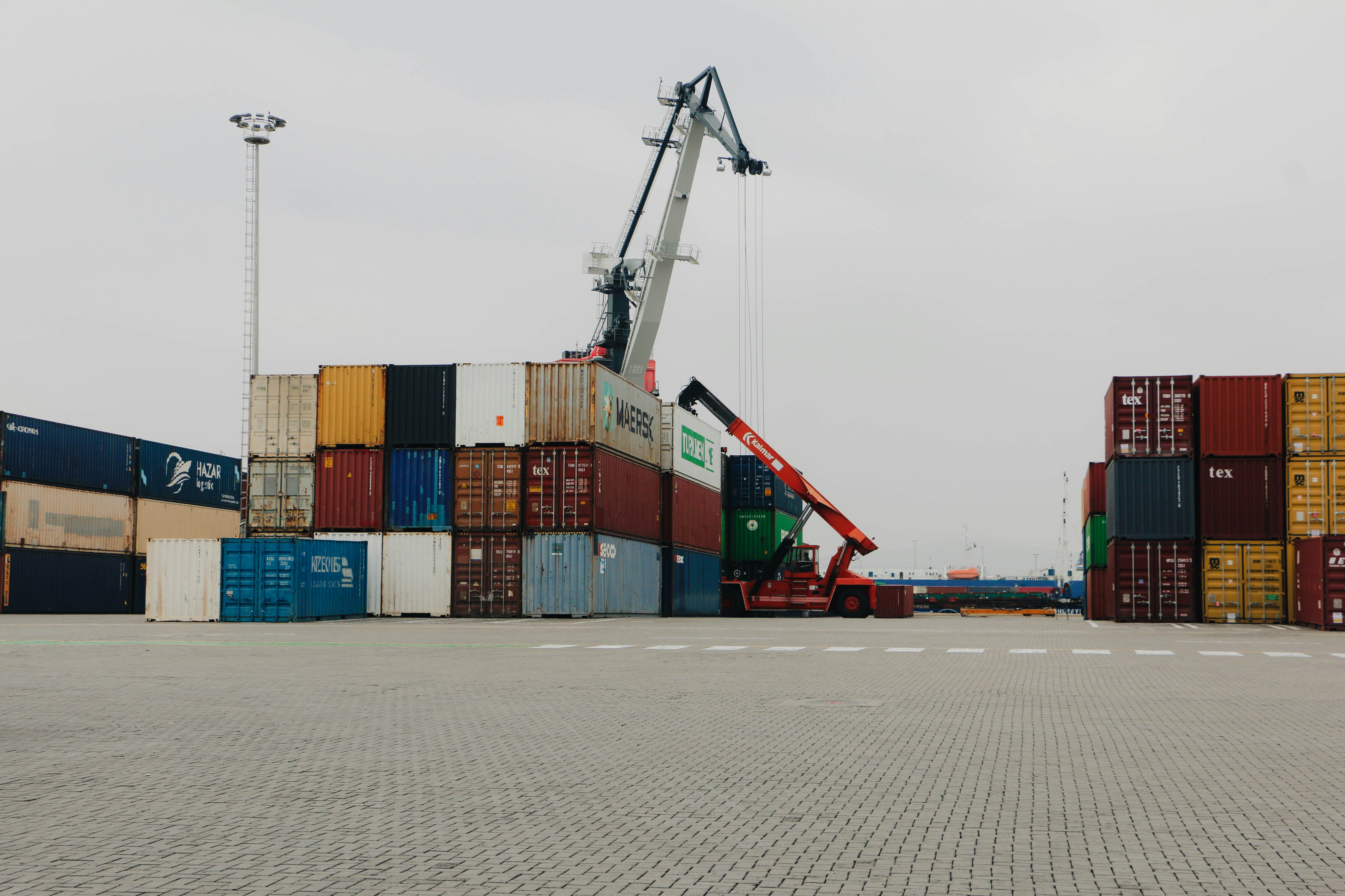 توريد واستيراد